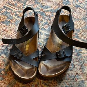 Rare style: Birkenstock Women's Black Leather Sandals- size 40, W 9/10